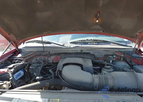 2002 Ford F-150 Lariat/Xlt from USA, damaged, VIN 1FTRW08L72KD90803